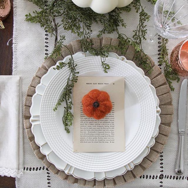 fall place setting with felt pumpkin