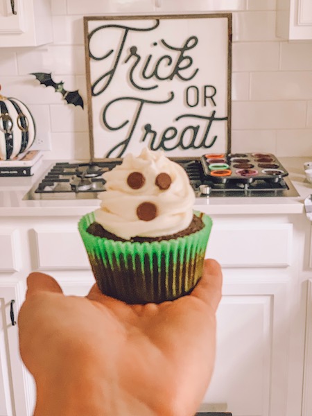 ghost halloween cupcake idea