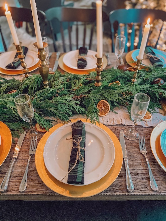 Vintage Christmas Table Setting - Sanctuary Home Decor