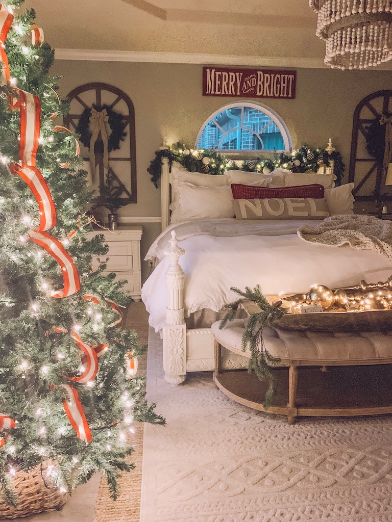How to Decorate Your Bedroom for Christmas