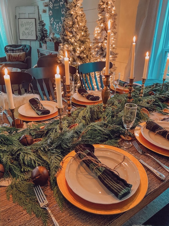 Vintage Christmas Table Setting - Sanctuary Home Decor