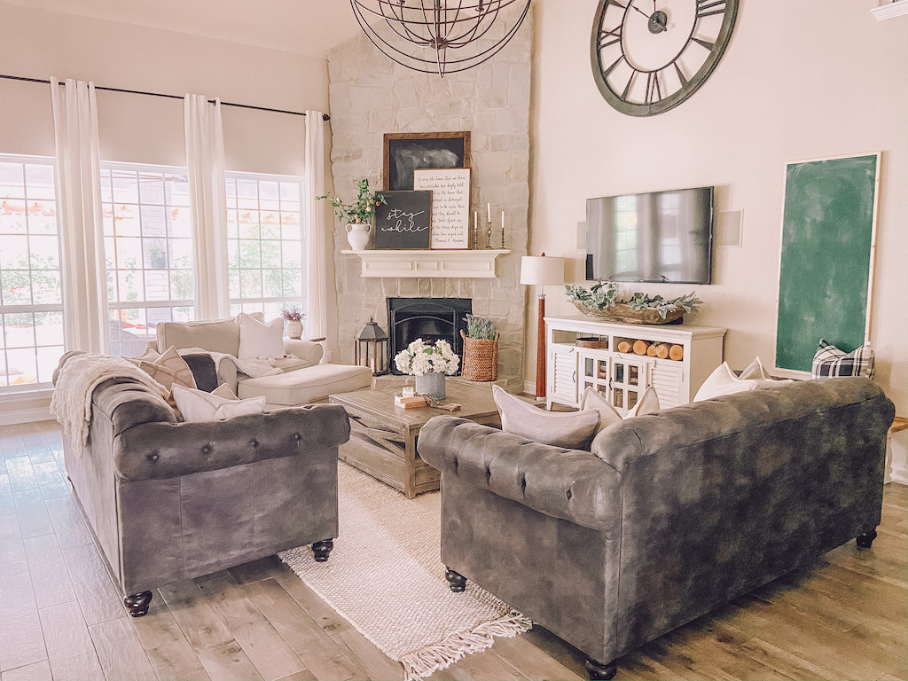 modern farmhouse living room