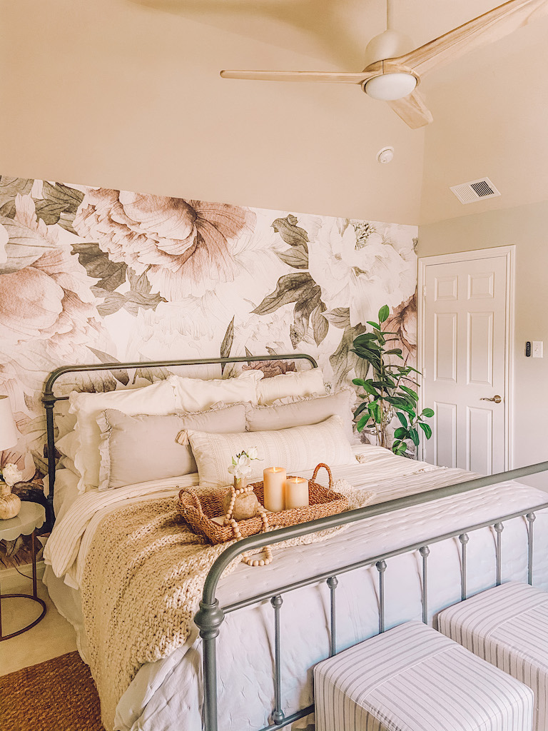 8 Must-Haves for a Guest-Ready Bedroom