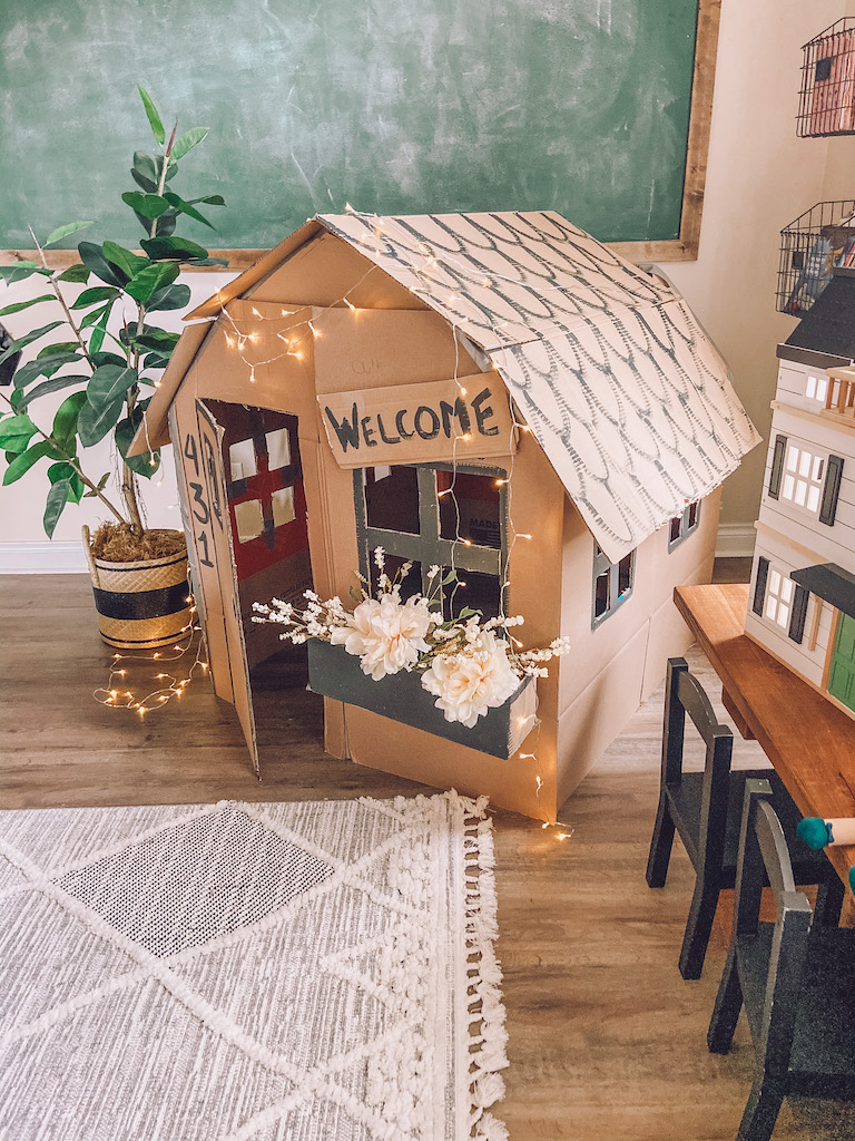 Kids store cardboard playhouse