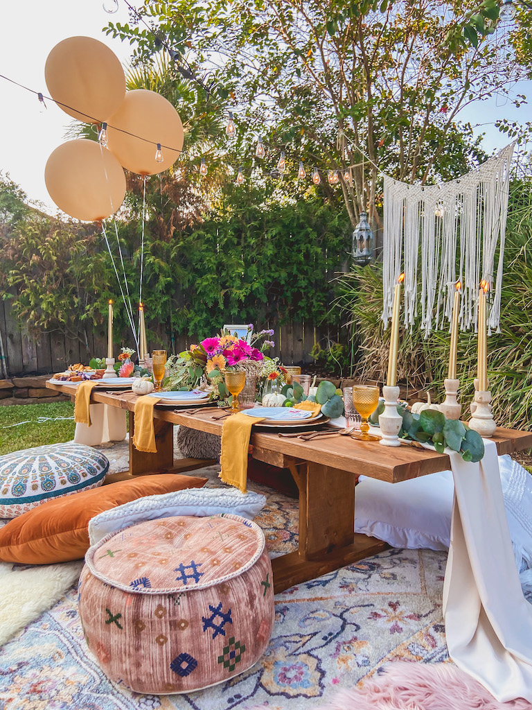 bohemian outdoor friendsgiving ideas