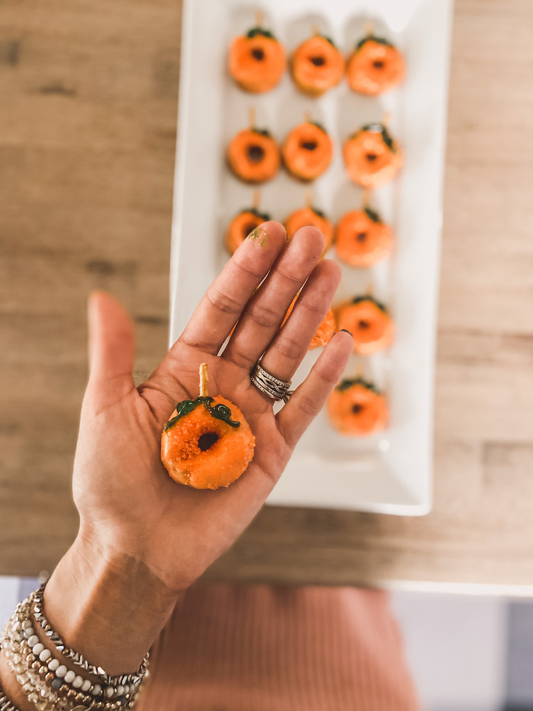 Easy Mini Pumpkin Spice Donuts for Kids this Fall