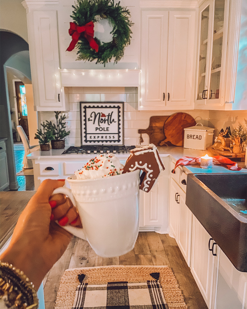 Easy DIY Mini Gingerbread House Mug Topper