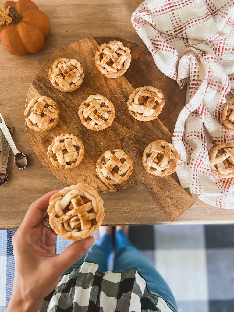 mini apple pies