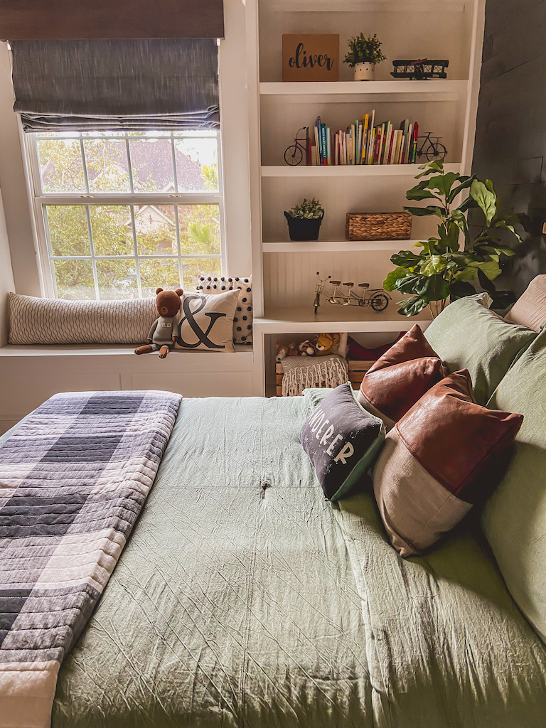 modern farmhouse bedroom