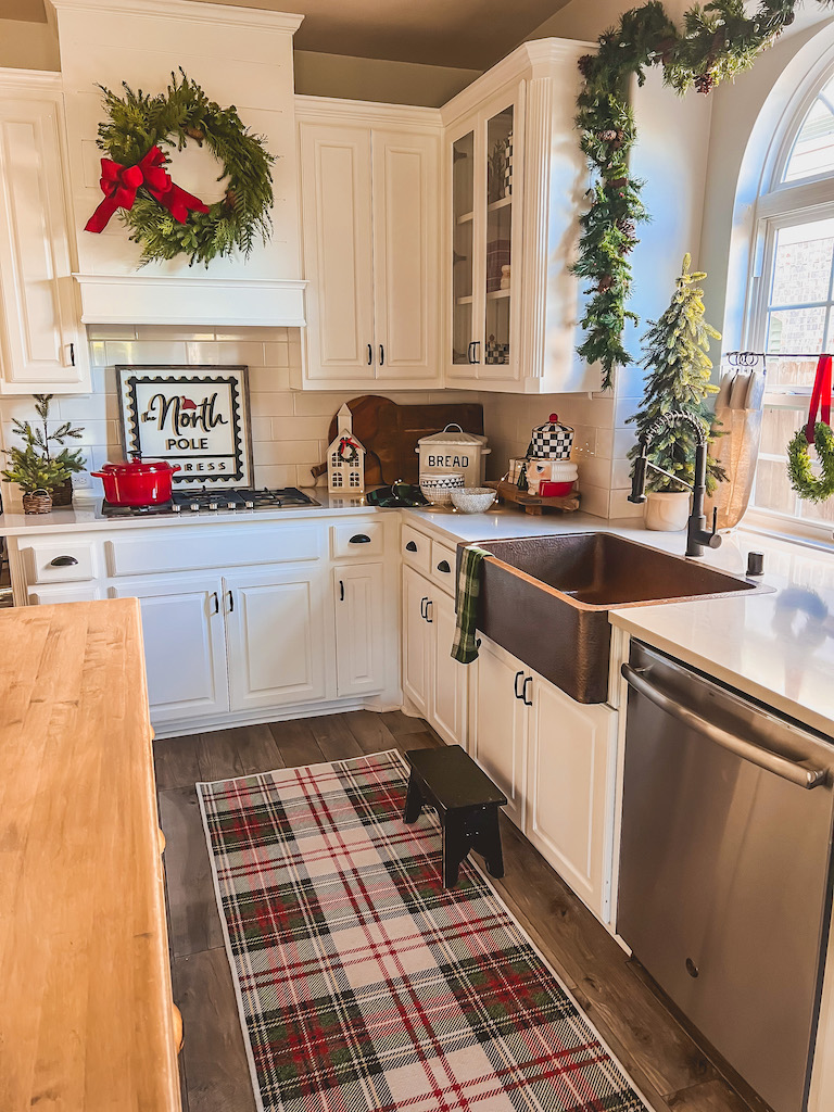 How to Create a Holiday Festive Kitchen