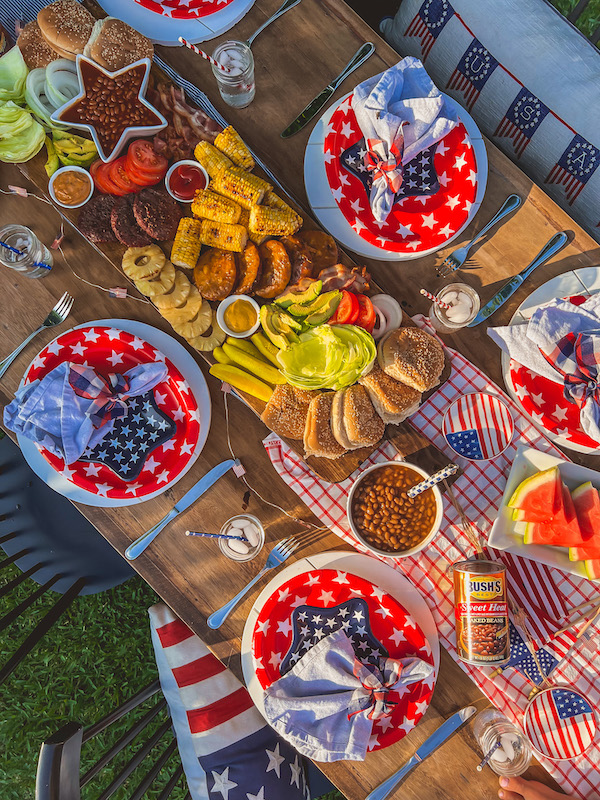 memorial day table idea, 4th of july table decor, patriotic decor