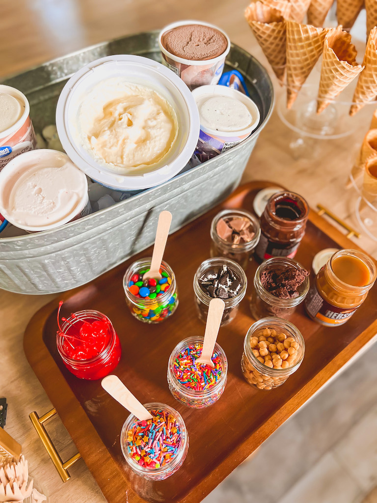 Outdoor Ice Cream Bar - Party at Home 