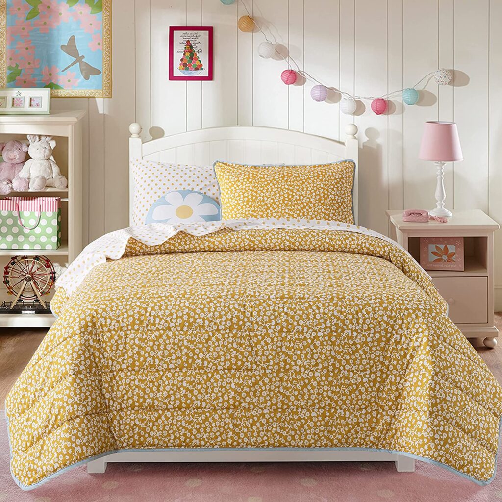 Yellow Floral Bedding with Reversible Quilt in BoHo Style