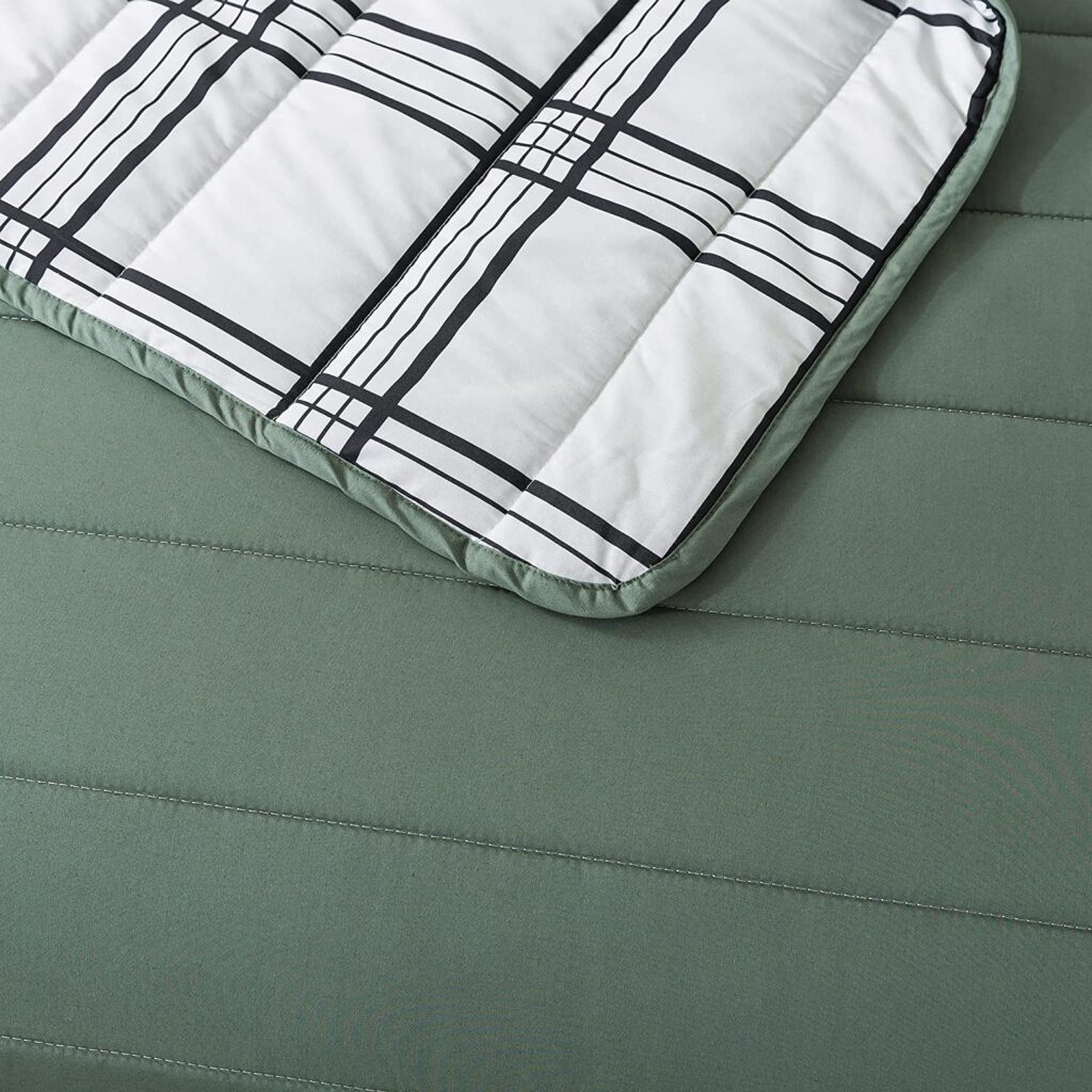 Reversible Green and Plaid Quilt Set