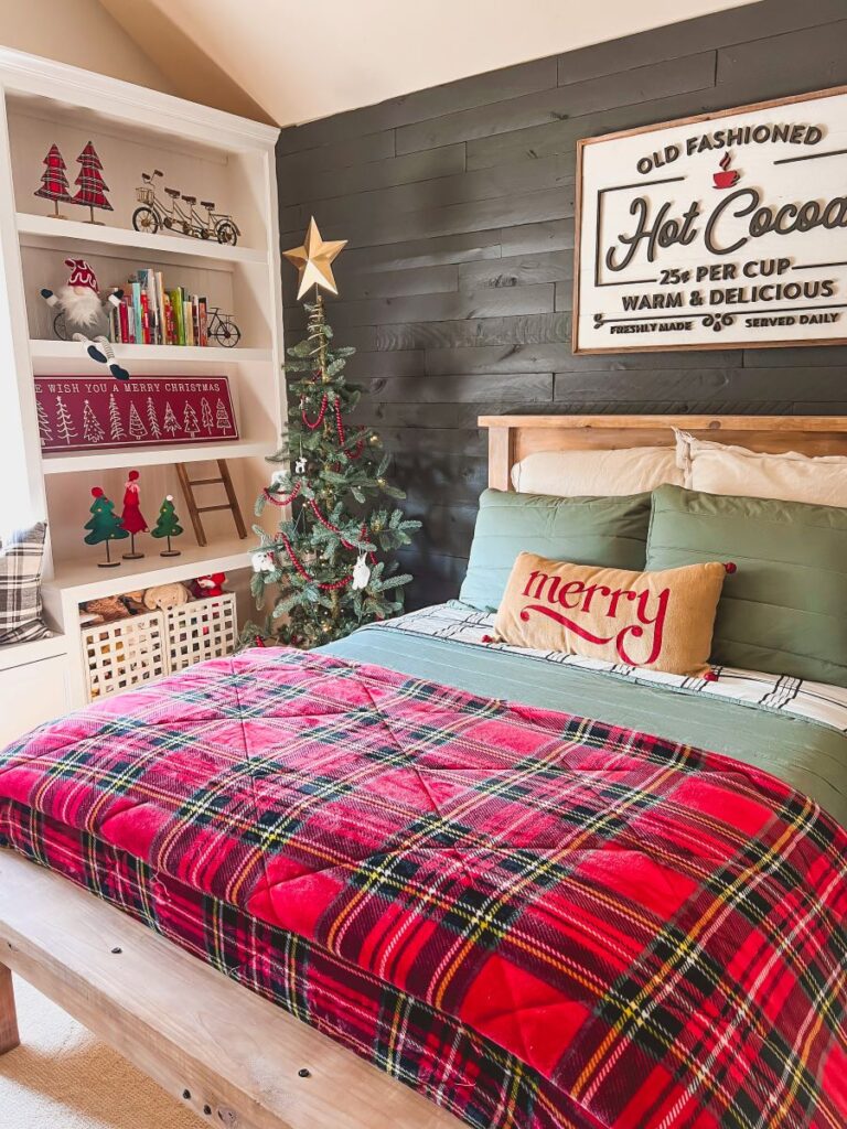 Red quilt for bedroom holiday decorations