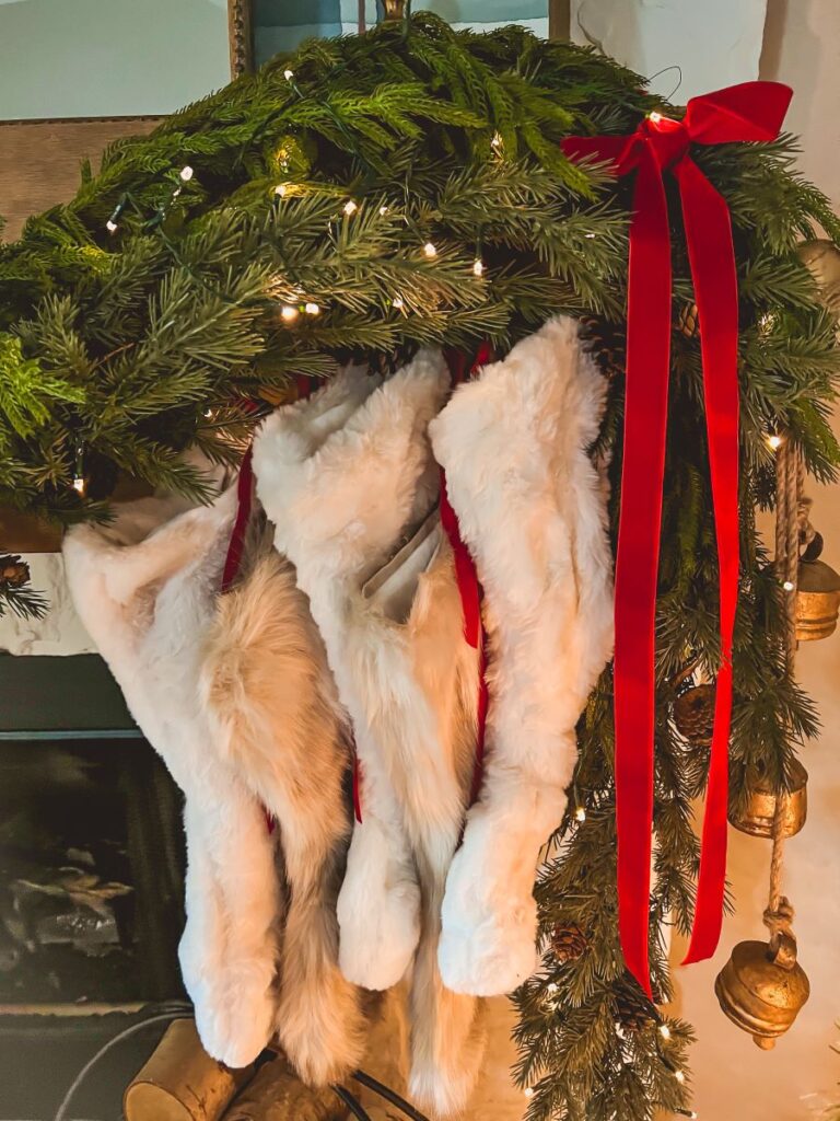 Mantle Garland with stockings