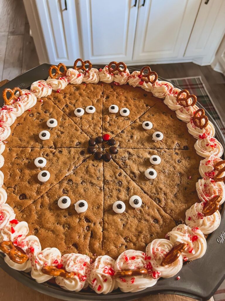 Cookie cake with reindeer decorations