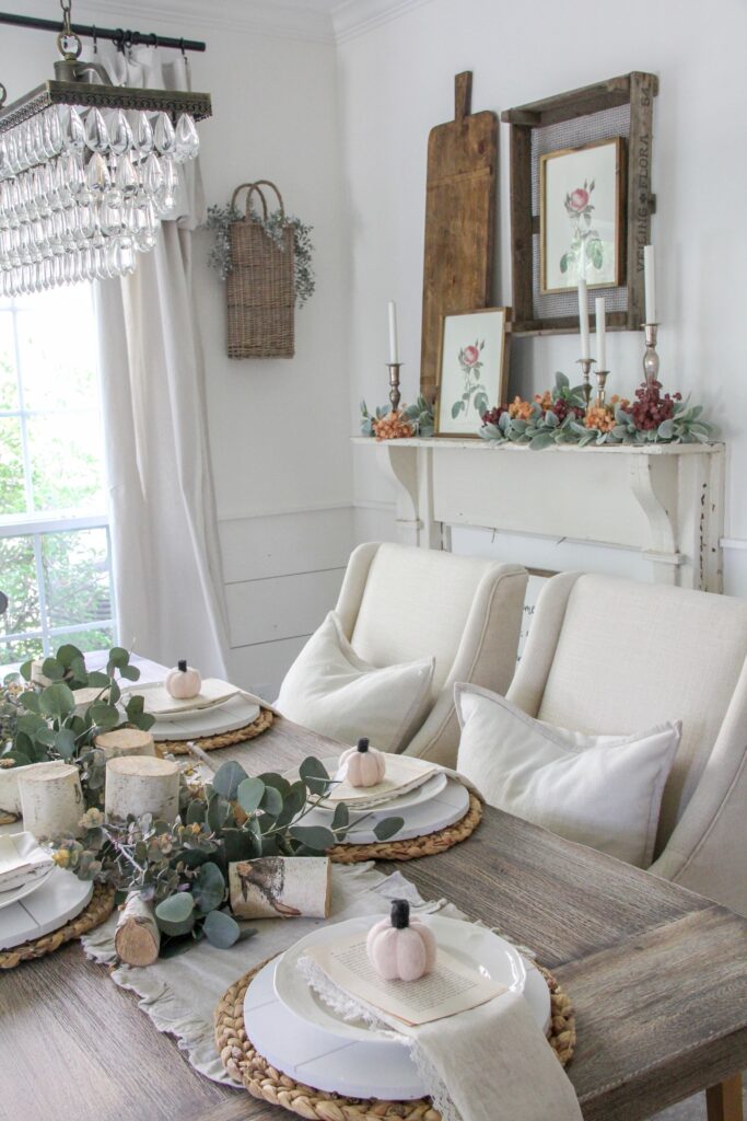 Dining room with elegant fall accents