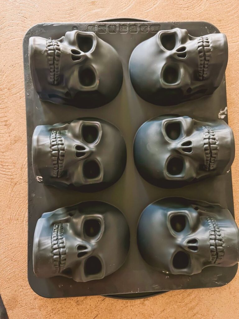 Skull silicone mold for baking