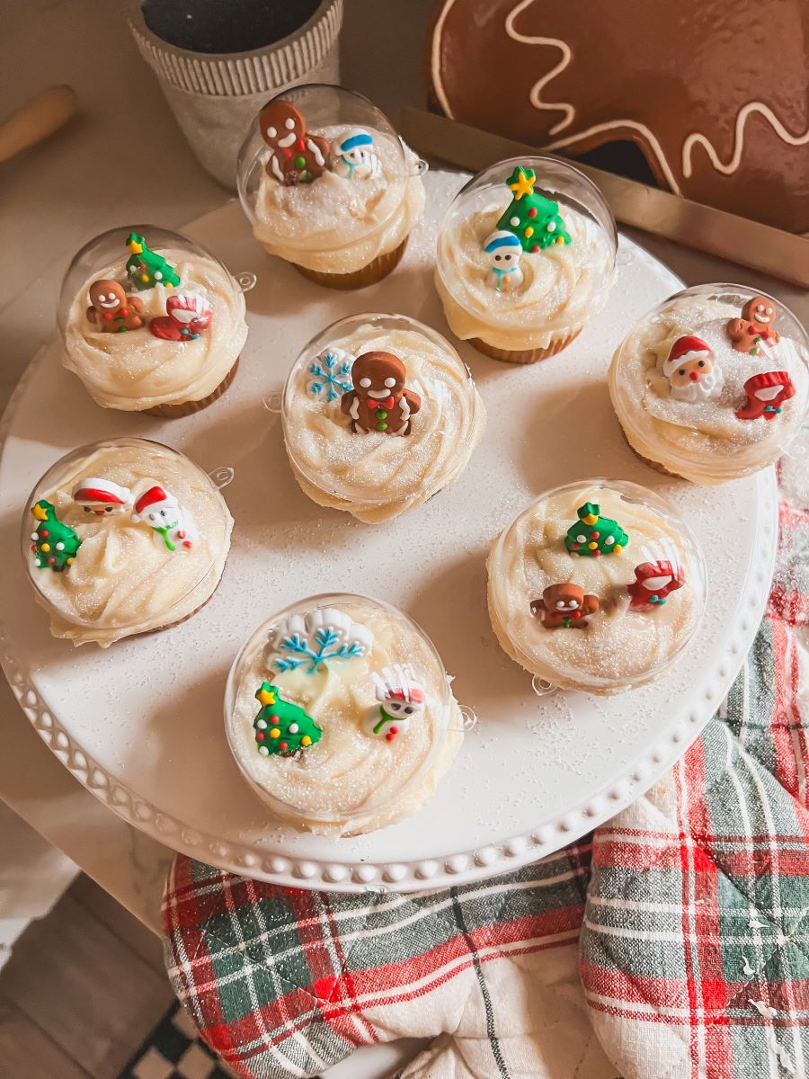 How to make adorable snow globe cupcakes 