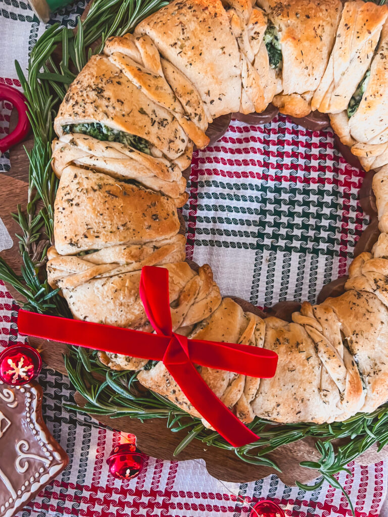 Spinach Dip Holiday Wreath