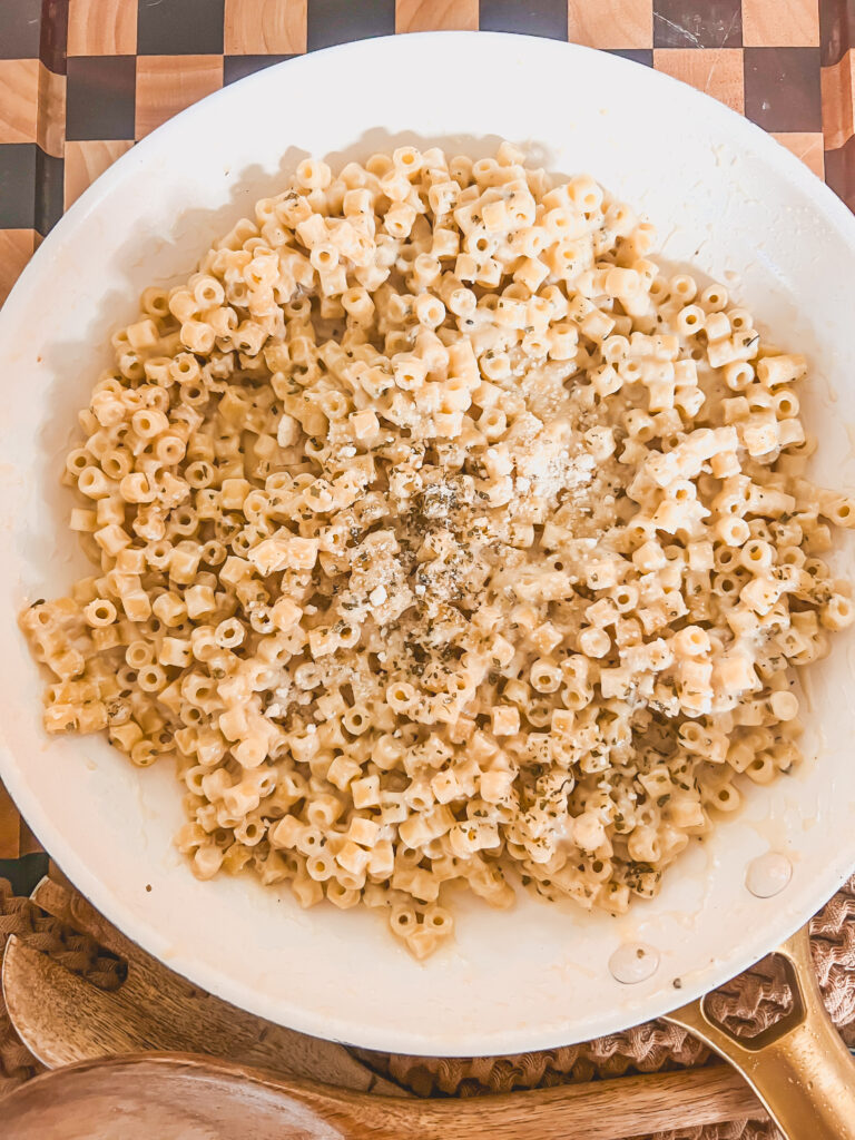 Garlic Pasta in a white bowl