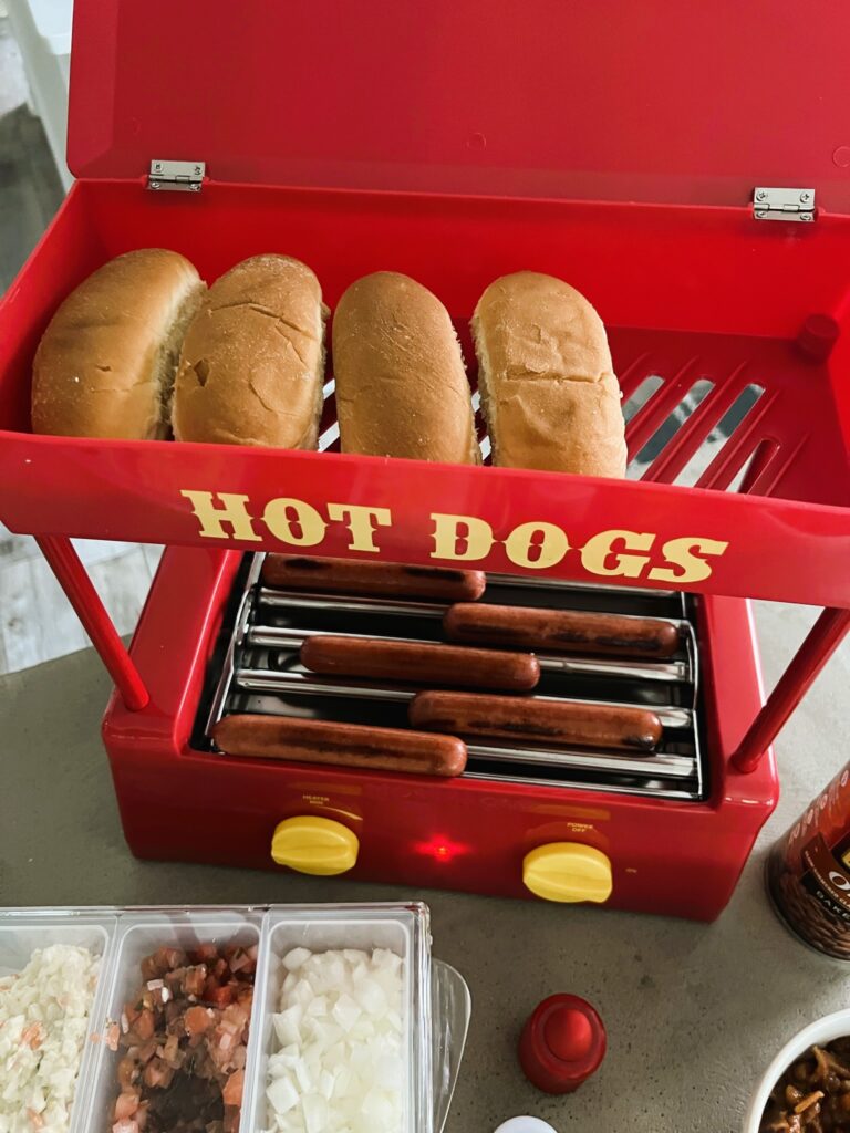 Hot Dog Buns in a mini
Hot Dog stand