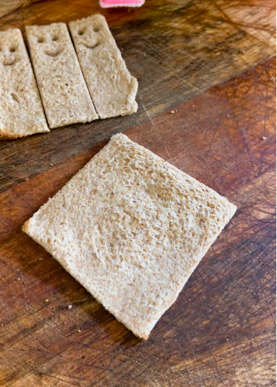 Sandwich bread for school lunch hack