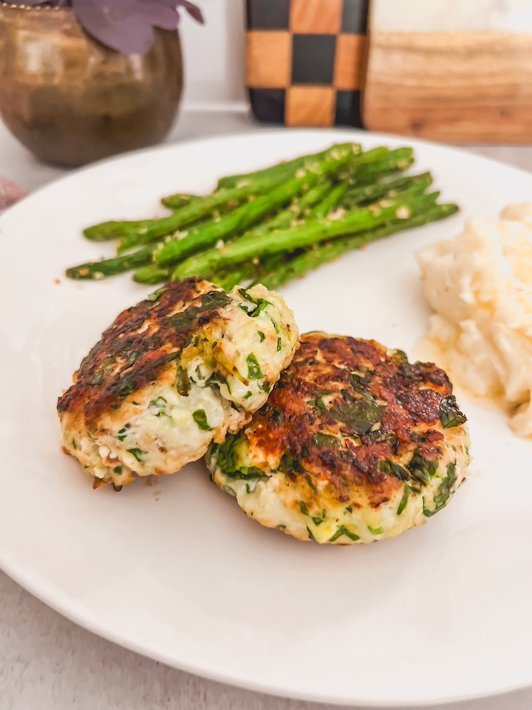 Easy Spinach and Feta Turkey Burgers that are Healthy & Delicious!