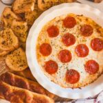 baked cheesy pizza dip easy party appetizer