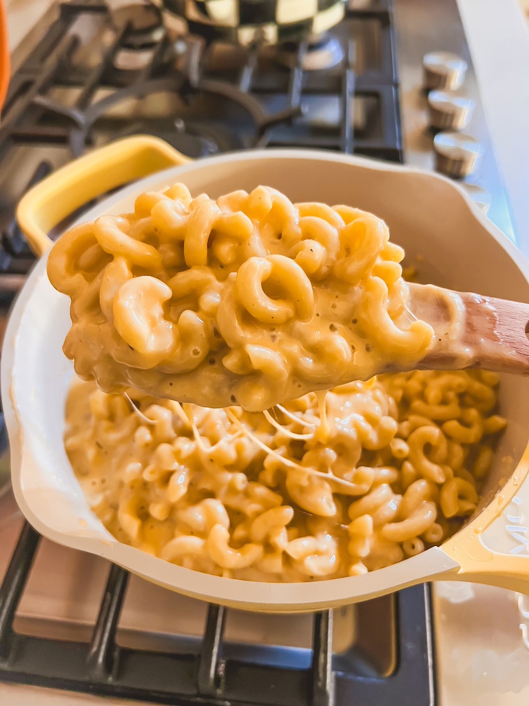 Unbelievably Creamy One Pot Mac and Cheese – Foolproof & Easy