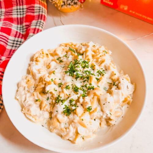 bowl of chicken garlic parmesan pasta