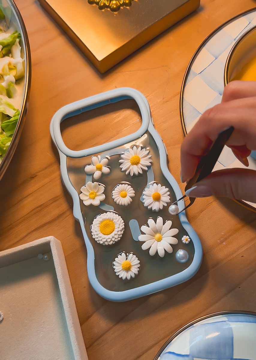 DIY Resin Phone Case – Girls Easy Craft Night