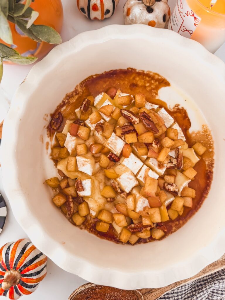 easy fall appetizer with baked brie