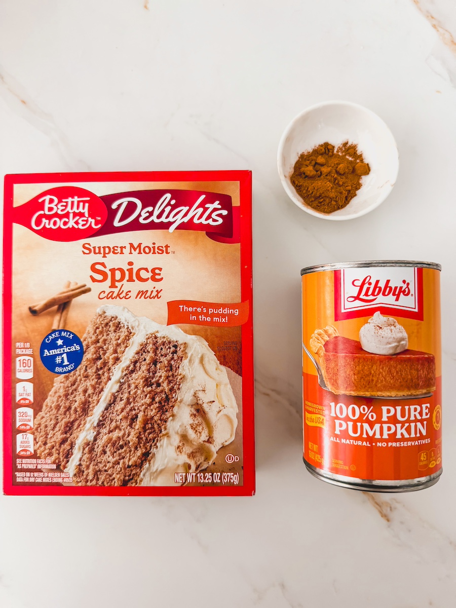 ingredients of spice cake mix, pumpkin puree and pumpkin pie spice
