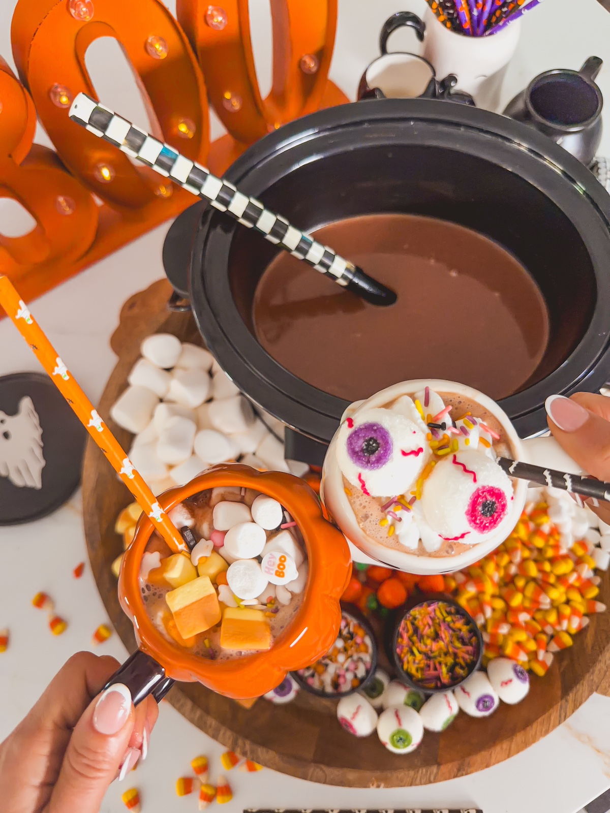 Slow Cooker Hot Cocoa (Easy 5-Ingredient Crockpot Hot Chocolate)